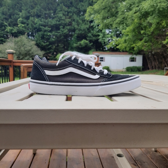 Black and White Canvas Vans - Picture 1 of 7